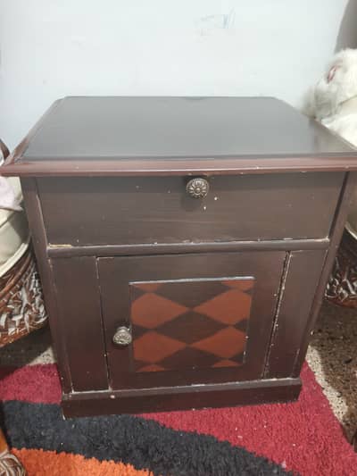 2 Side tables and dressing for urgent sale