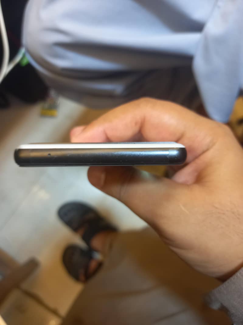 Google Pixel 6a 5