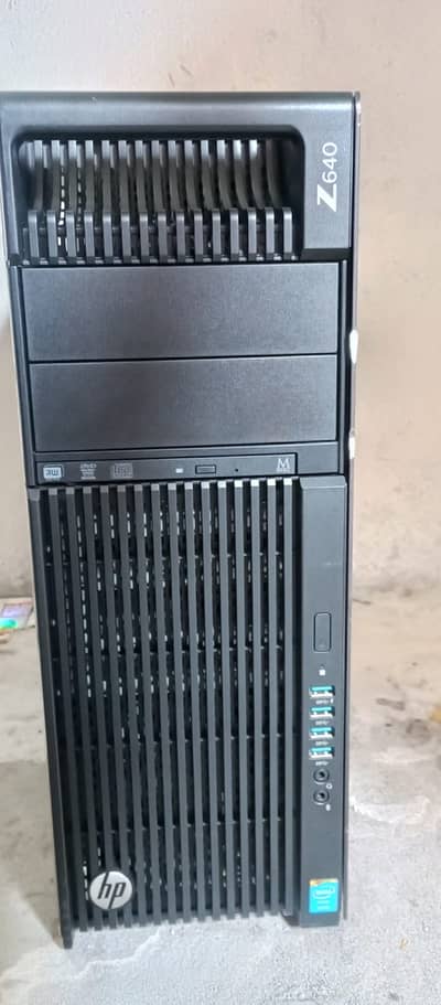 HP Z640 / E5 2660 V4 / 16GB DDR4 / 900GB SAS Hard