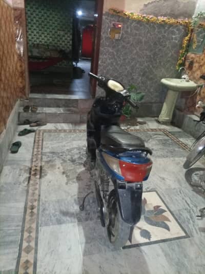 SCOOTY