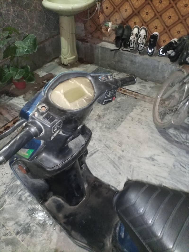 SCOOTY 2