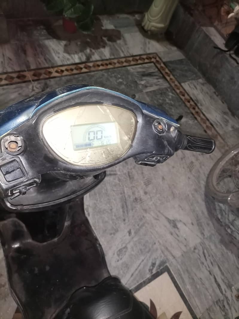 SCOOTY 3