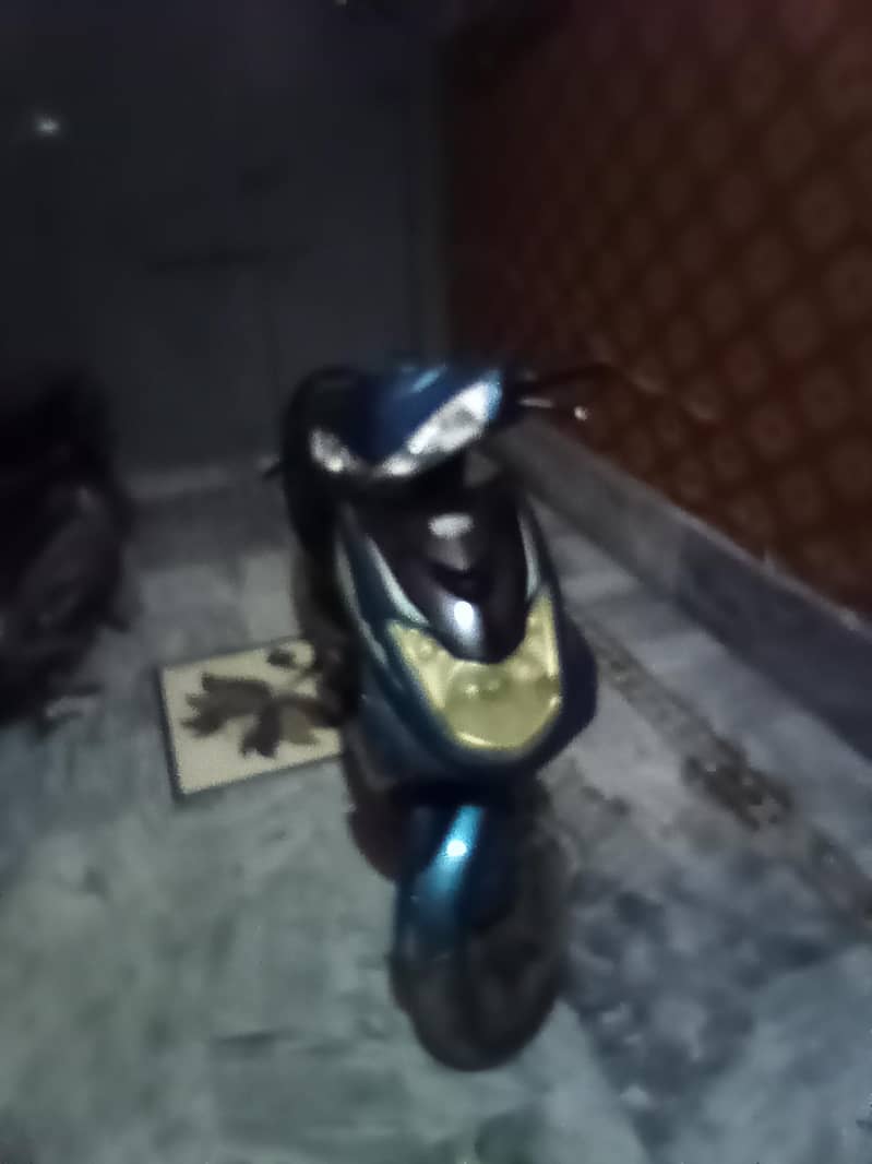 SCOOTY 5