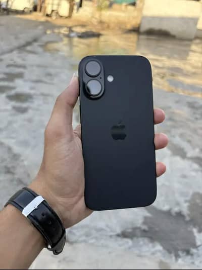 Apple iPhone 16