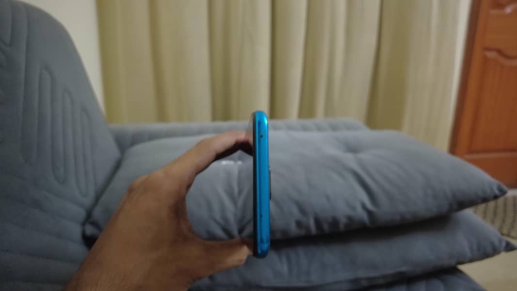 Xiaomi Redmi Note 9S 4