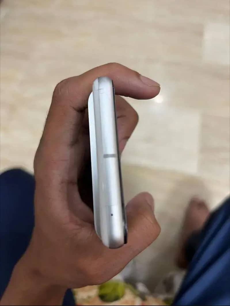 Google Pixel 7 4