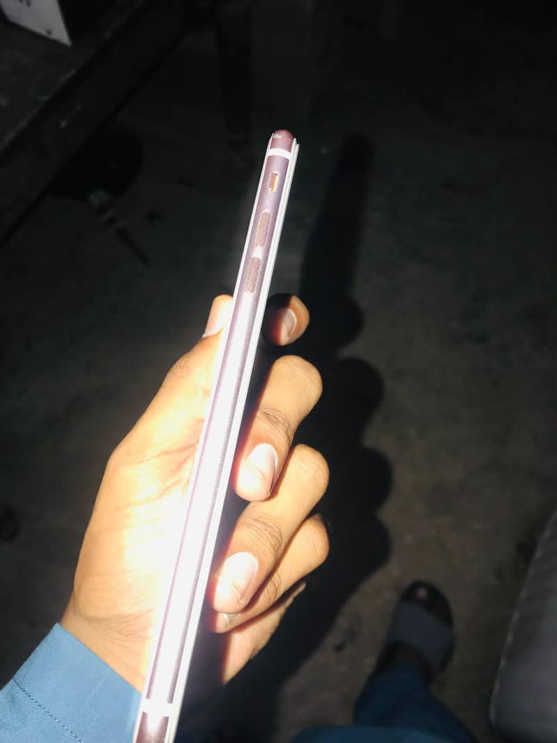 Apple iPhone 8 Plus 3