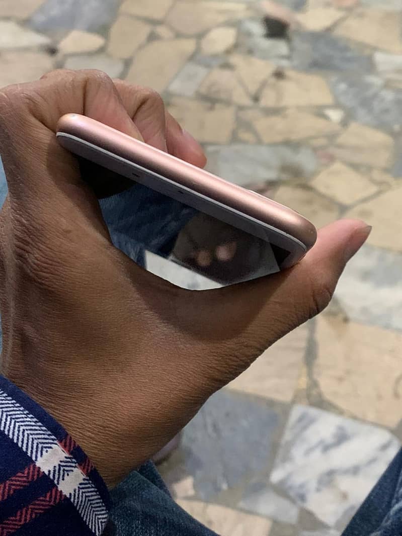 Apple iPhone 8 Plus 0