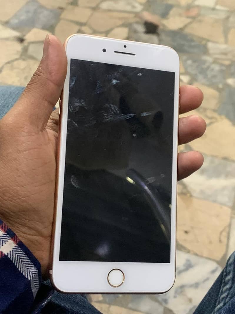Apple iPhone 8 Plus 4