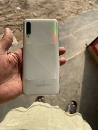 I am selling Samsung a30s 4gb 128 gb condition 10/8