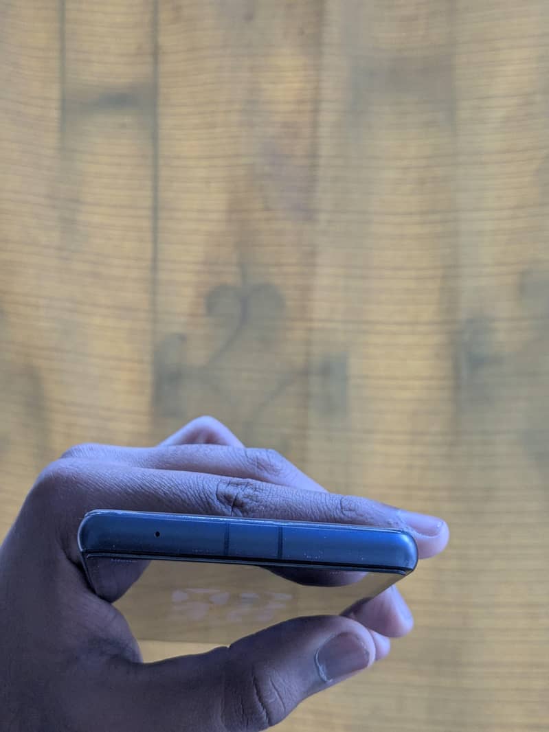 Google pixel 7a 4