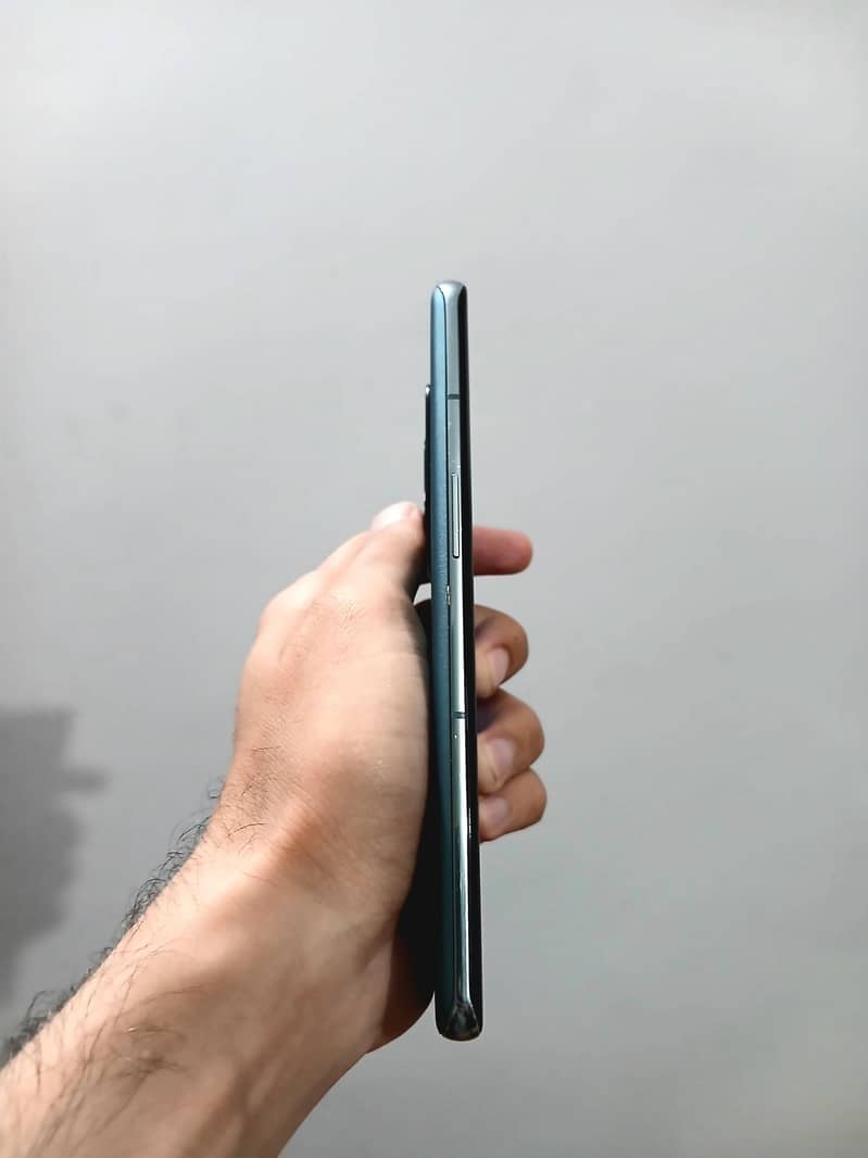 One Plus 10 Pro 4