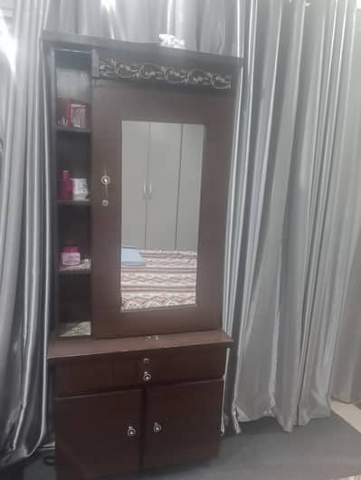 Bed set with dressing