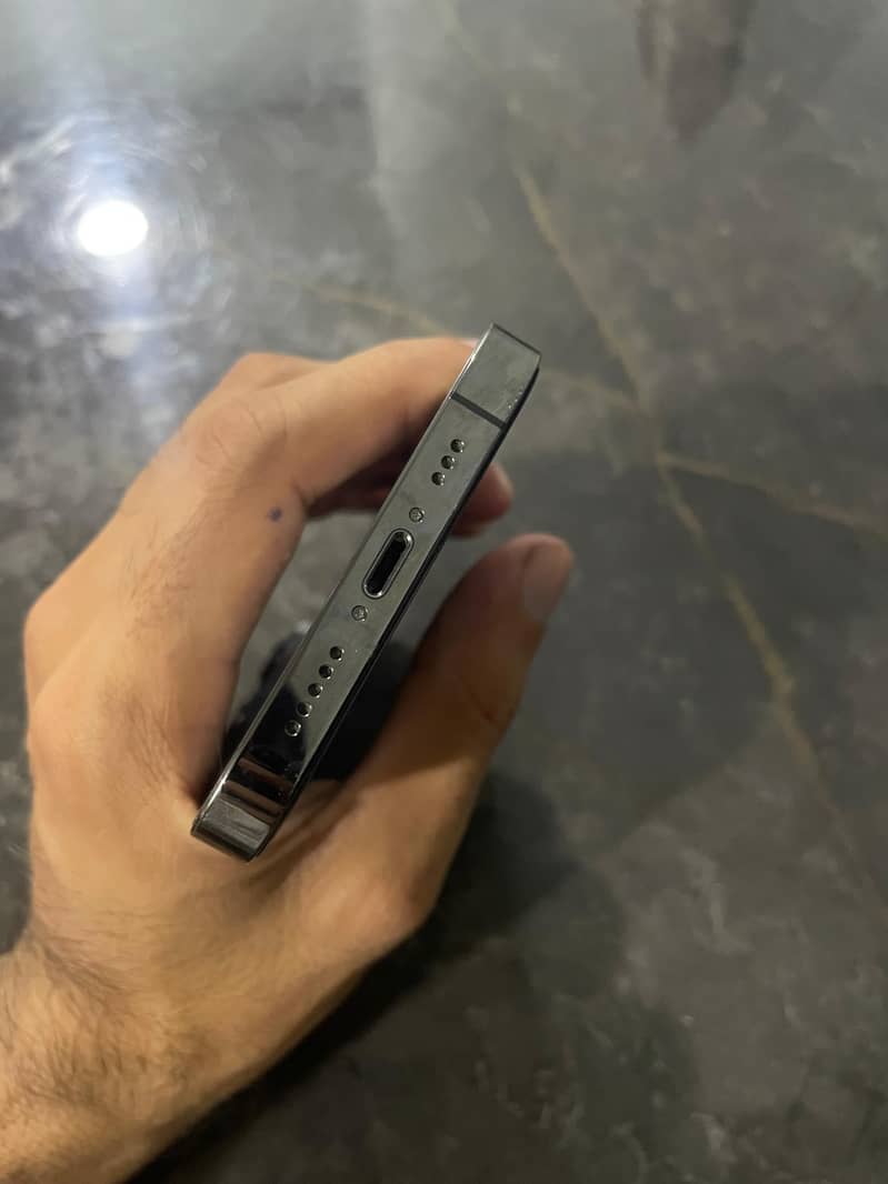 Apple iPhone 13 Pro 4