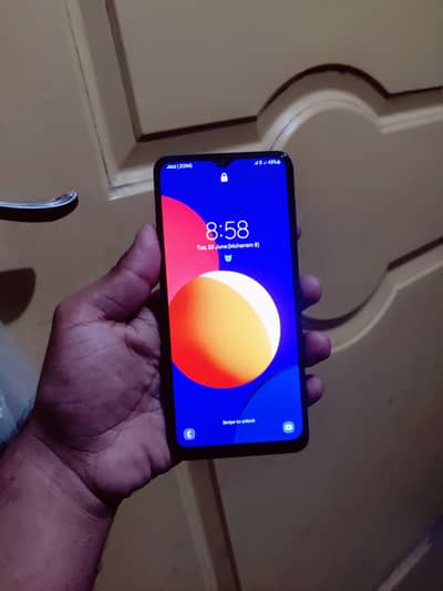 Samsung Mobile M12