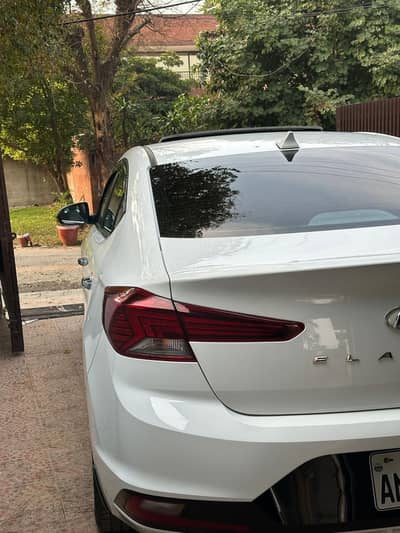 Hyundai Elantra 2023