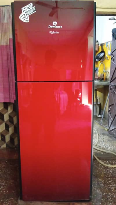 DAWLANCE FRIDGE MEDIUM SIZE