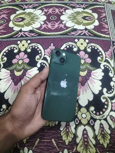 Apple iPhone 13