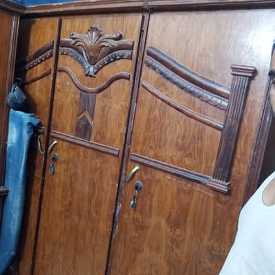 Almirah for sale (Almari for sale)