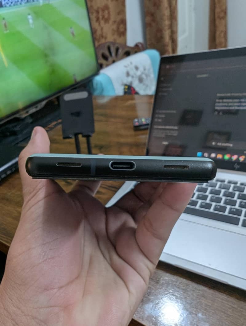 Google Pixel 6a 5