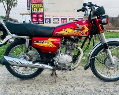 honda 125 urgent sale 03224379208