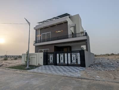 Park Facing 10Marla Beautiful House For Sale. In Sector-F