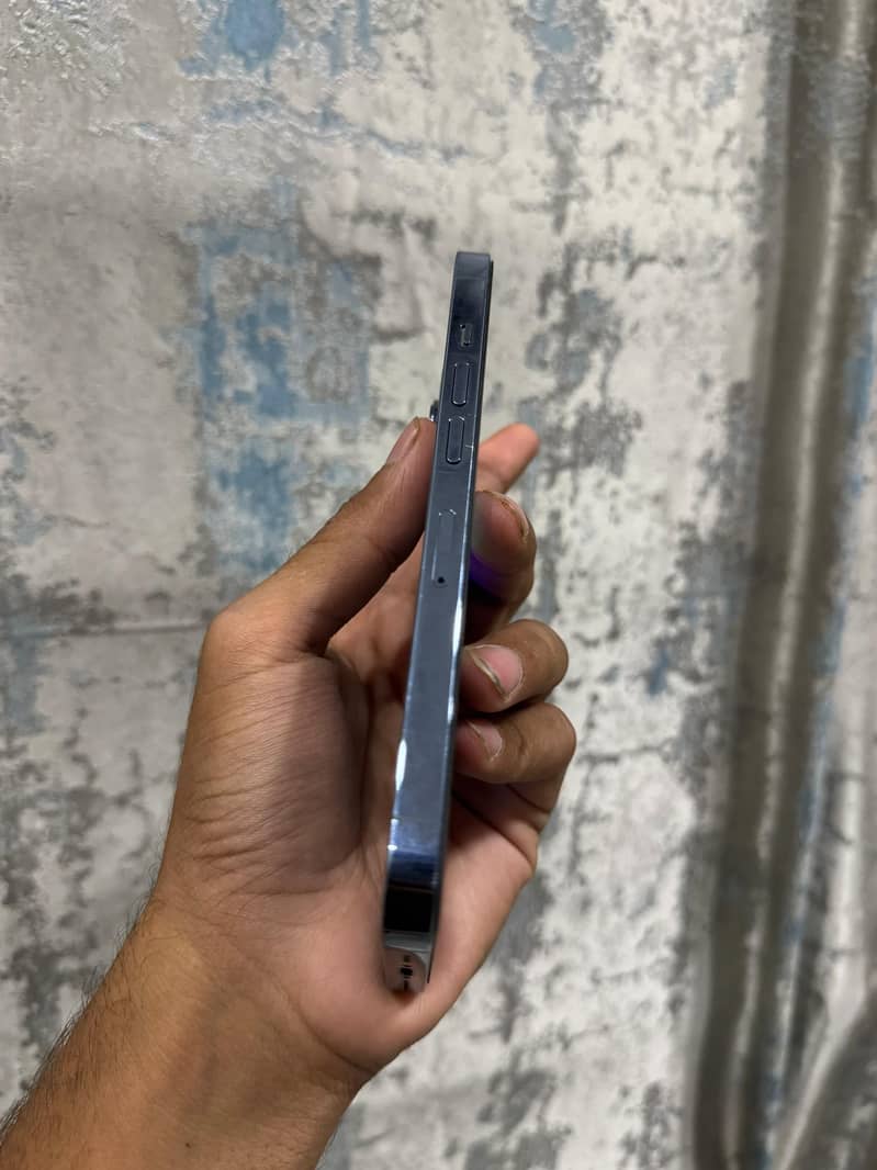 Apple iPhone 13 Pro 2