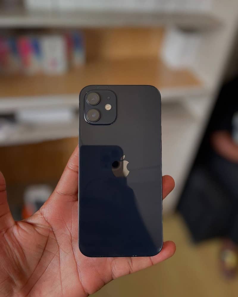 Apple iPhone 12 1