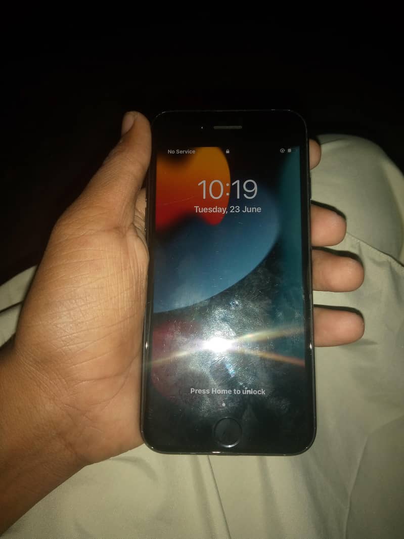 Apple iPhone 7 0