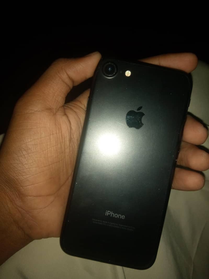 Apple iPhone 7 2