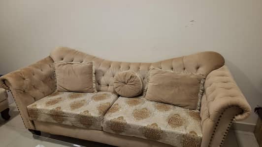 5 Seater sofa for sale| Victorian style| Condition: 8.5