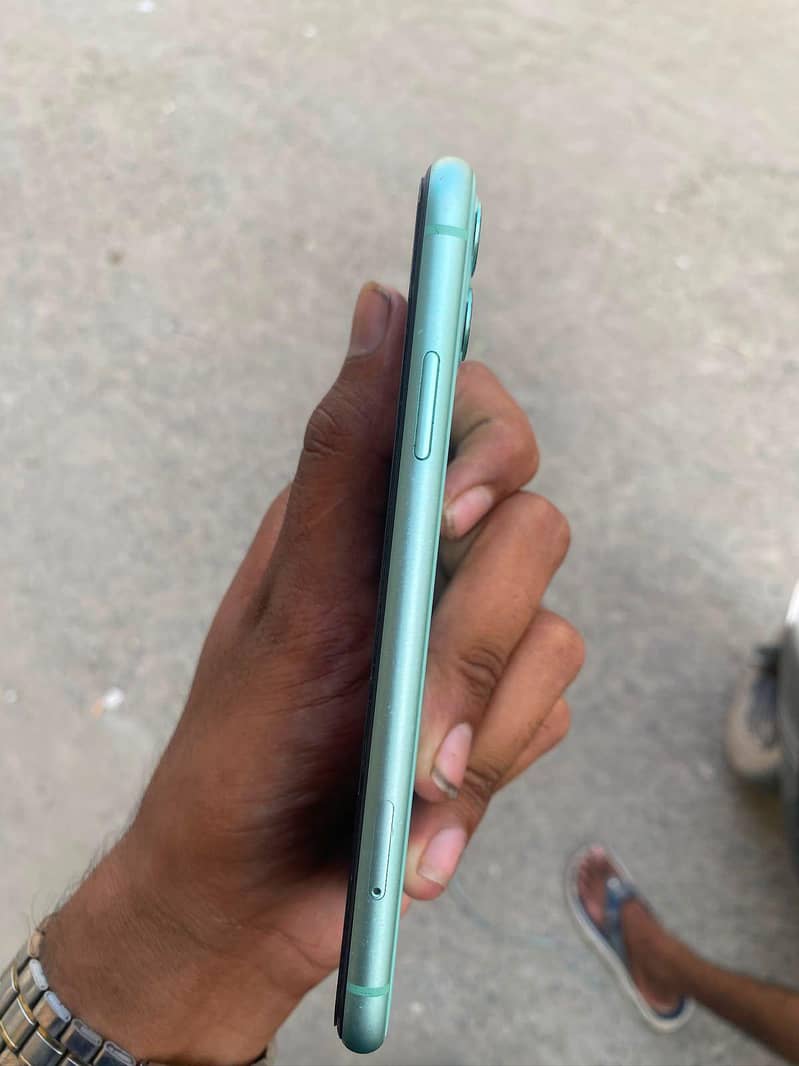 Apple iPhone 11 0