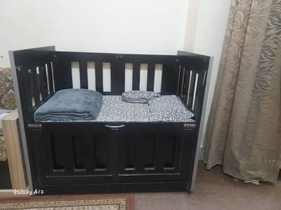 baby cot for sale