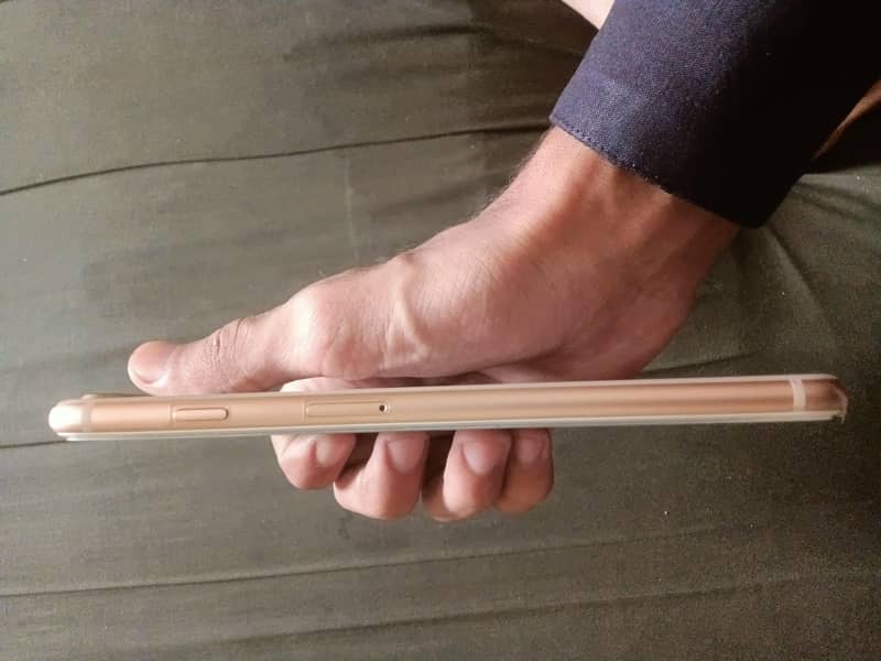 Apple iPhone 8 Plus 2