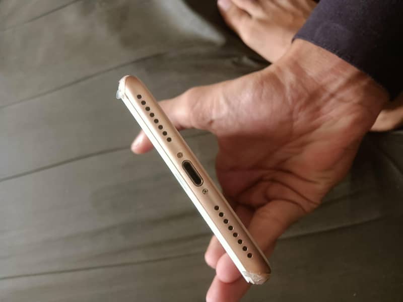 Apple iPhone 8 Plus 5