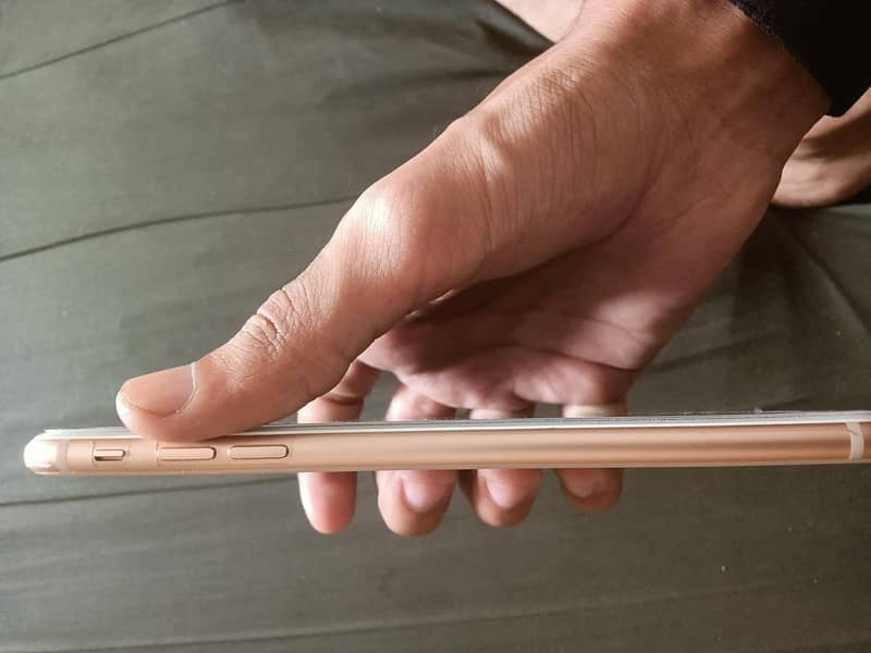Apple iPhone 8 Plus 7