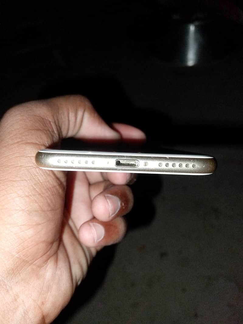 Apple iPhone 7 3