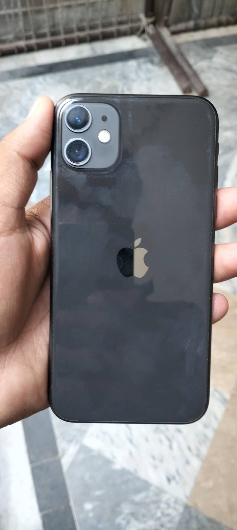 Apple iPhone 11 4