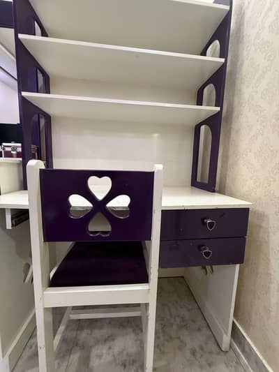 Kids table chair