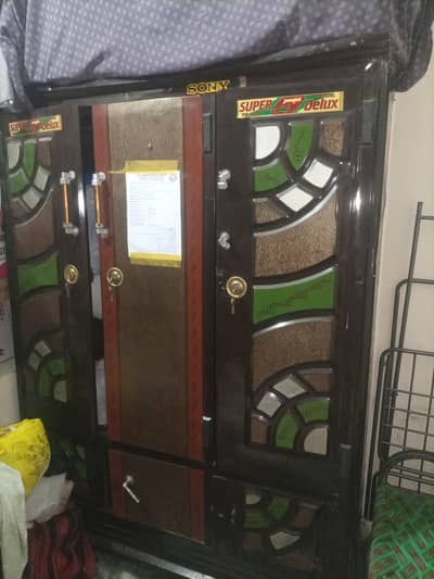 3 setup h iron almari h urgent sale