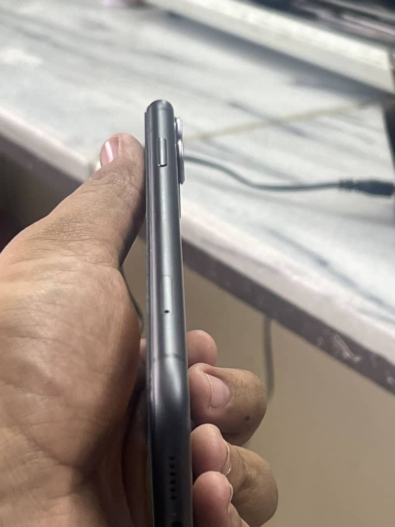 Apple iPhone 11 0