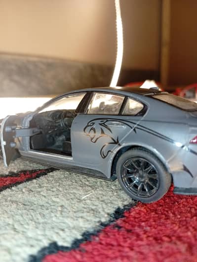 Fully metal body and open doors