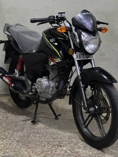 Suzuki gsxr 125cc 2023 model ( 8000 used only )