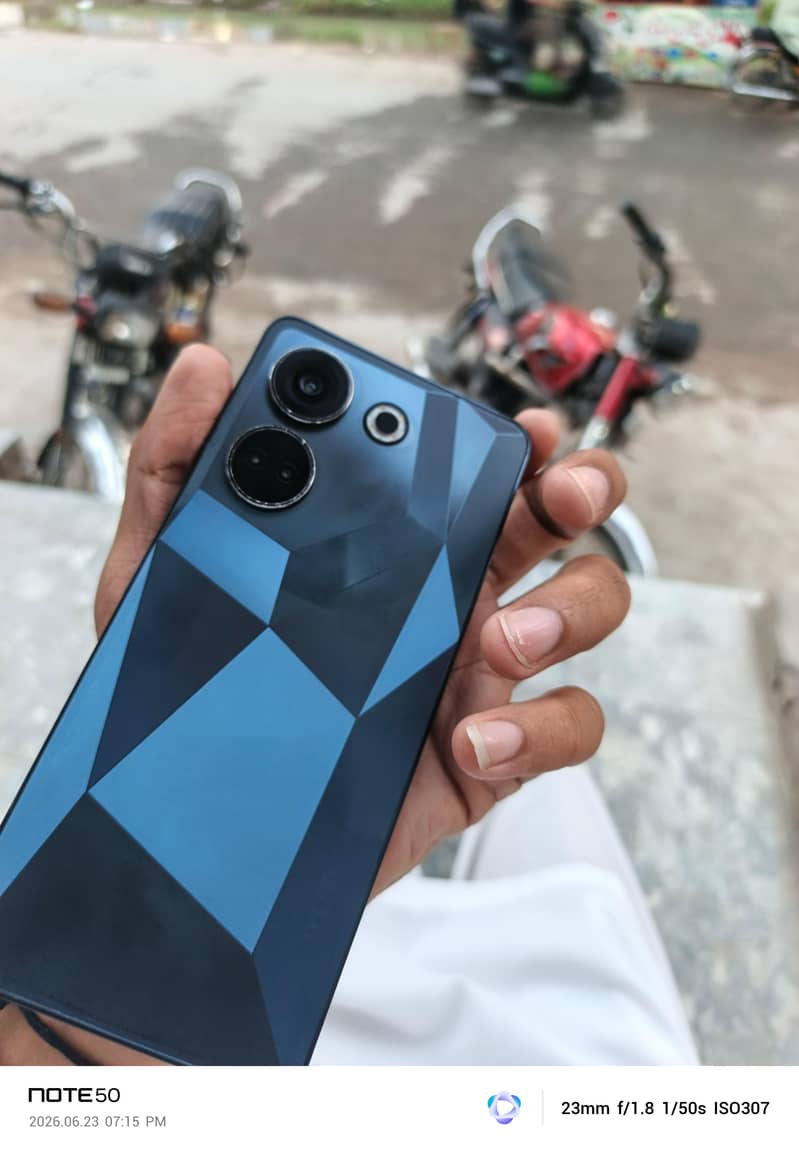Tecno CAMON 20 2