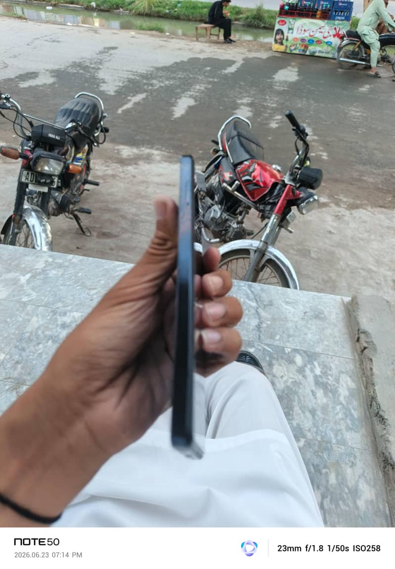 Tecno CAMON 20 3