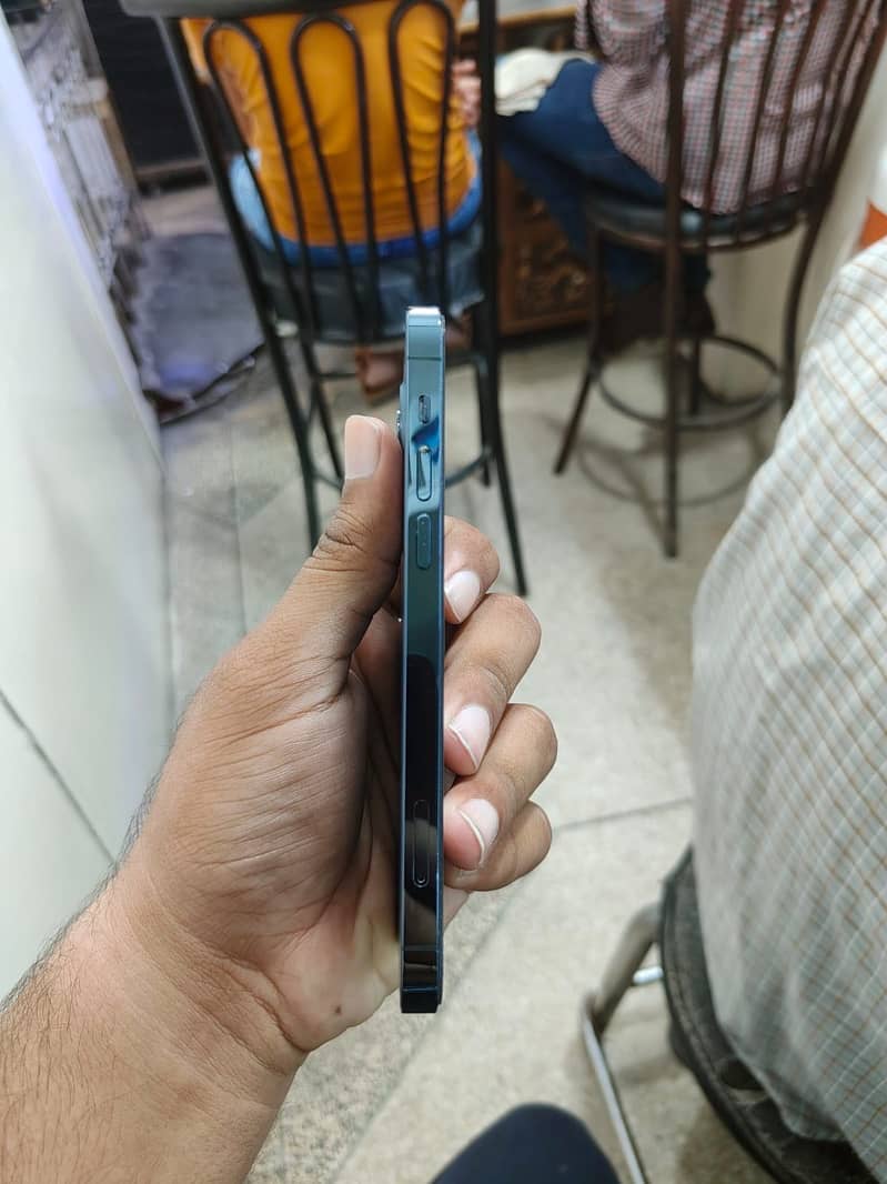 iPhone 12pro 4