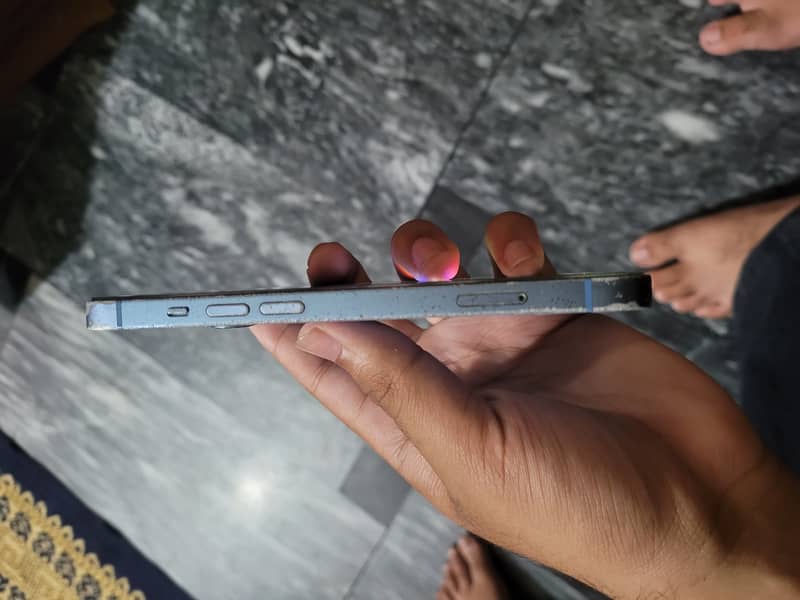 iPhone 14 3