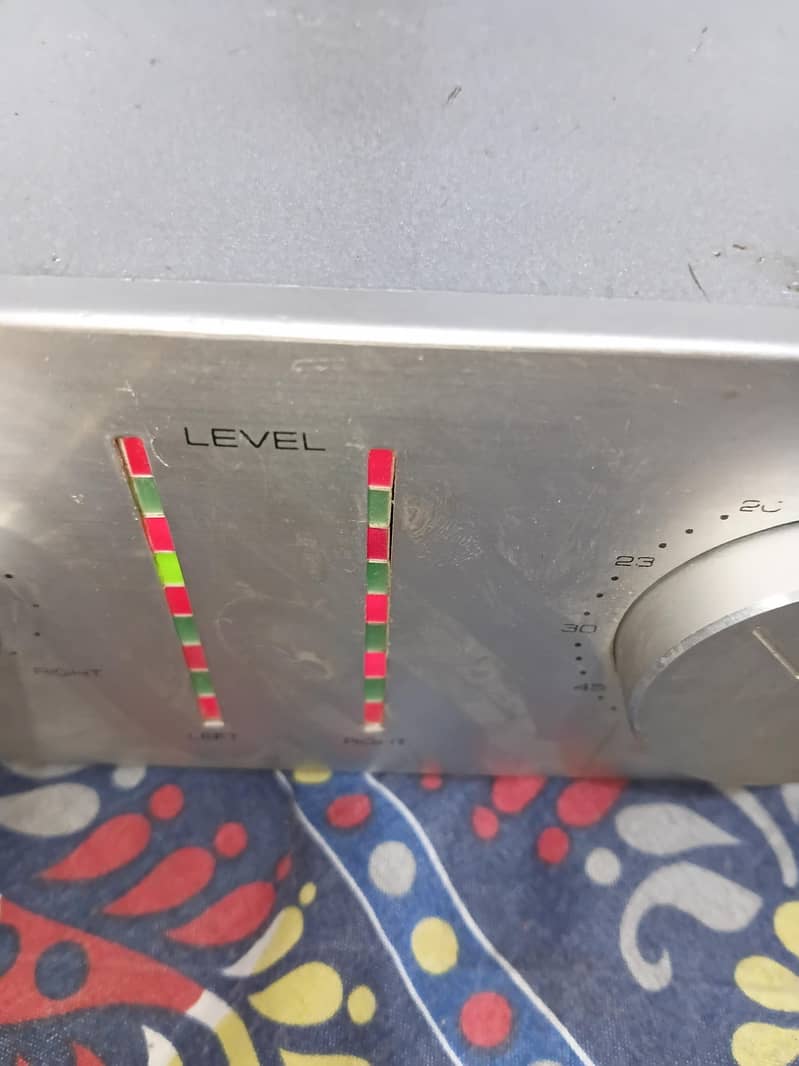 amplifier good condition 1