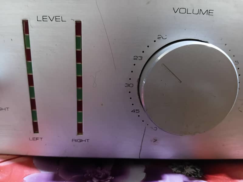amplifier good condition 4