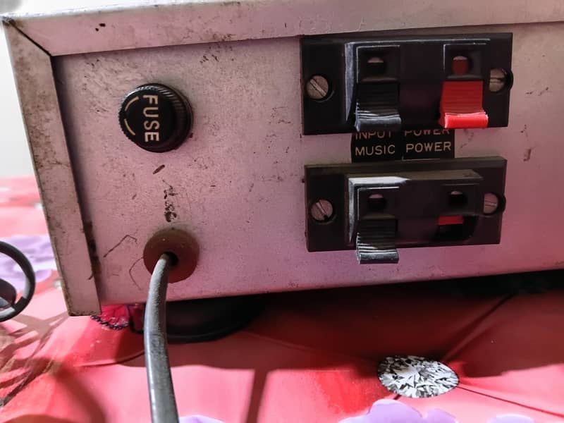 amplifier good condition 5